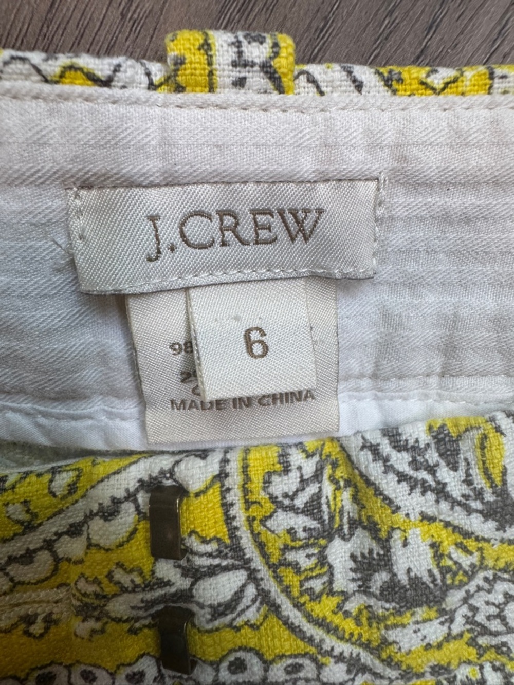 J. Crew Yellow Paisley Cotton Blend Shorts - Size 6 - Picture 9 of 12